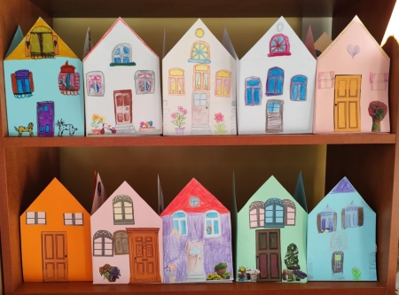 Bajkowe miasto - kolorowe domki z papieru